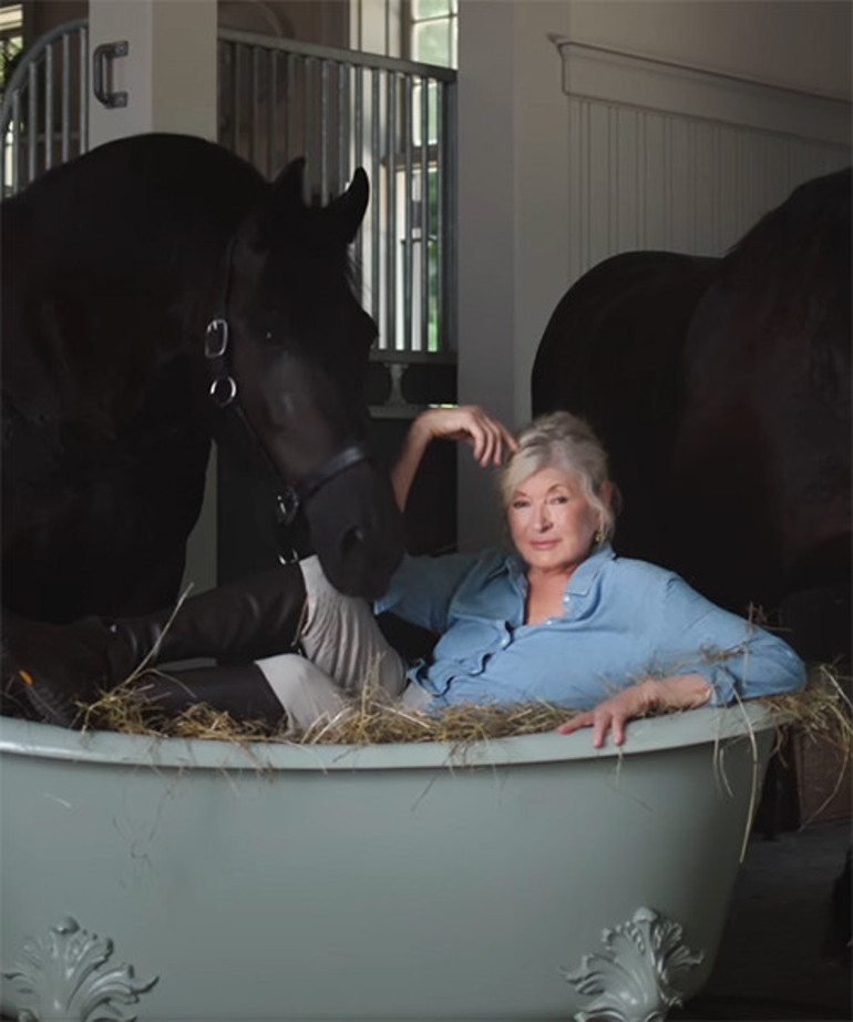 TV programına katılacağı dedikodusu çıkmıştı... 'Ev kadını değilim, 10 yaşından beri çalışıyorum' deyip reddetti