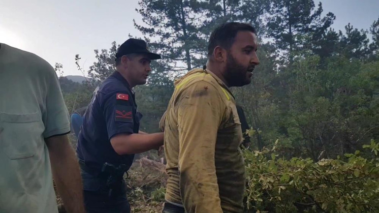 Karabük’te yangın ormanı Alevlerden son anda kurtulan işçinin sorduğu ilk soru duygulandırdı