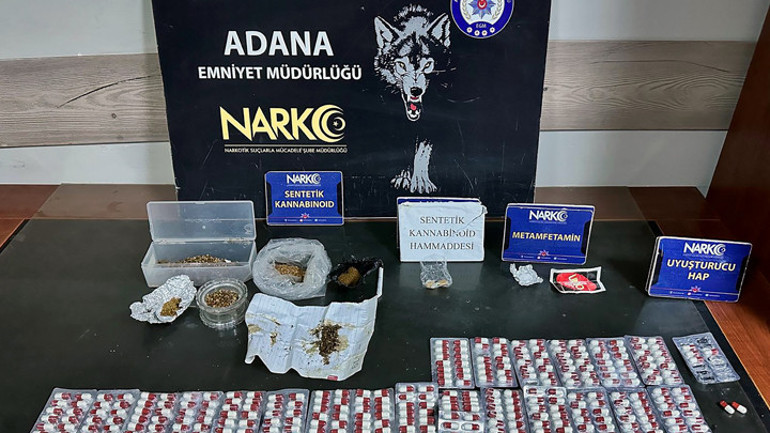 Adanada evinden uyuşturucu haplar çıkan şüpheli: Baş ağrımdan dolayı içiyorum