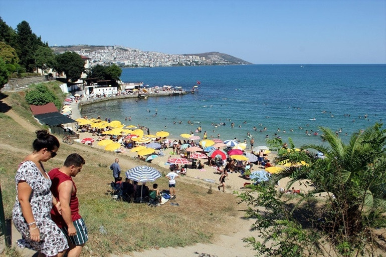 Mutlu insanların kenti, deniziyle tatilcileri de mutlu ediyor