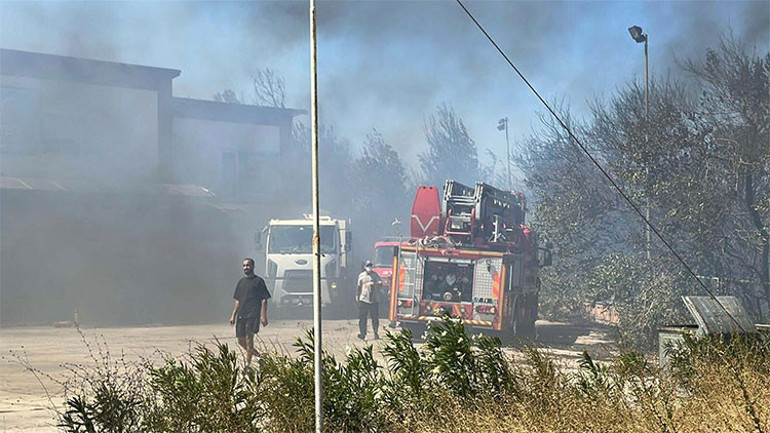 Çanakkale, Bolu ve Manisada orman yangını... Çanakkale Havalimanı uçuşa kapatıldı: Villalar küle döndü Manisa’da bir gözaltı