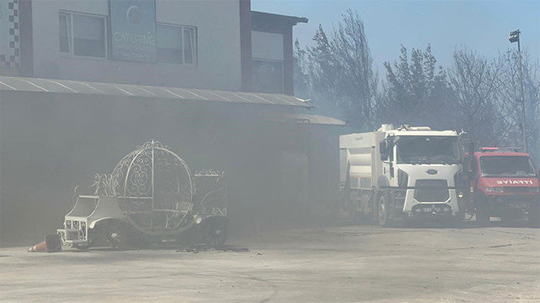 Çanakkale, Bolu ve Manisada orman yangını... Çanakkale Havalimanı uçuşa kapatıldı: Villalar küle döndü Manisa’da bir gözaltı