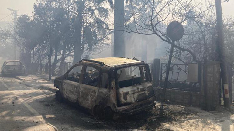 Çanakkale, Bolu ve Manisada orman yangını... Çanakkale Havalimanı uçuşa kapatıldı: Villalar küle döndü Manisa’da bir gözaltı
