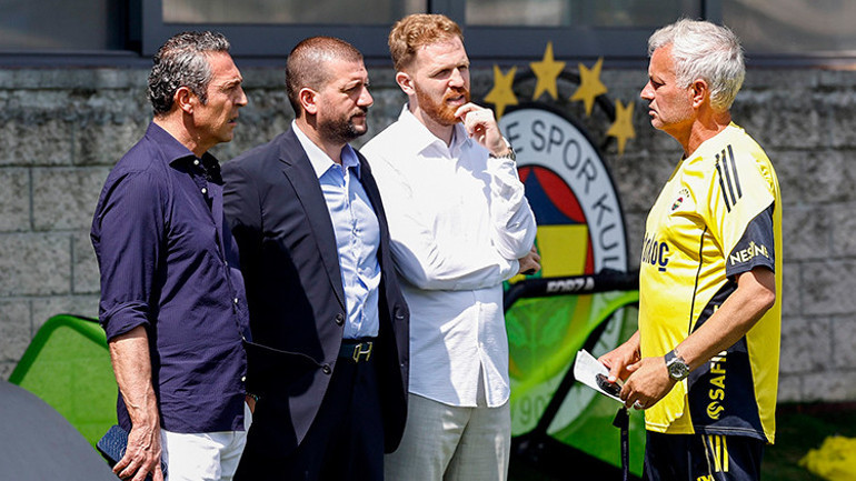 Fenerbahçe Futbol Direktörü Devin Özekten transfer müjdesi: Kısa süre içerisinde camiamızı mutlu edecek haberlerimiz olacak