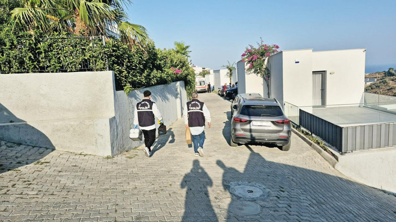 Sevgililer ba��ndan vurulmu� bulundu