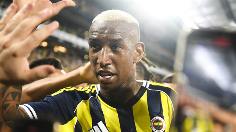 Fenerbahçenin Feyenoord zaferini Hürriyet yazarları değerlendirdi: Olağanüstü özgüven Fizik gücü ve coşkusuyla ezdi
