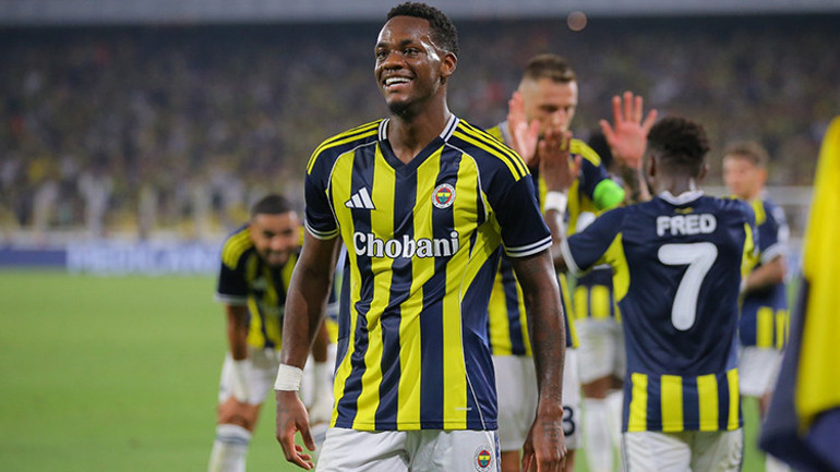 Fenerbahçenin Feyenoord zaferini Hürriyet yazarları değerlendirdi: Olağanüstü özgüven Fizik gücü ve coşkusuyla ezdi