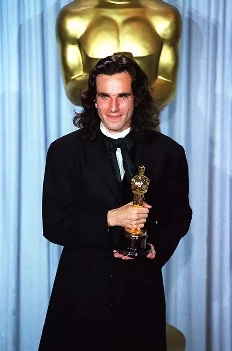 Yeni filmden ilk kare geldi… Emeklilikten oğlu uğruna vazgeçti