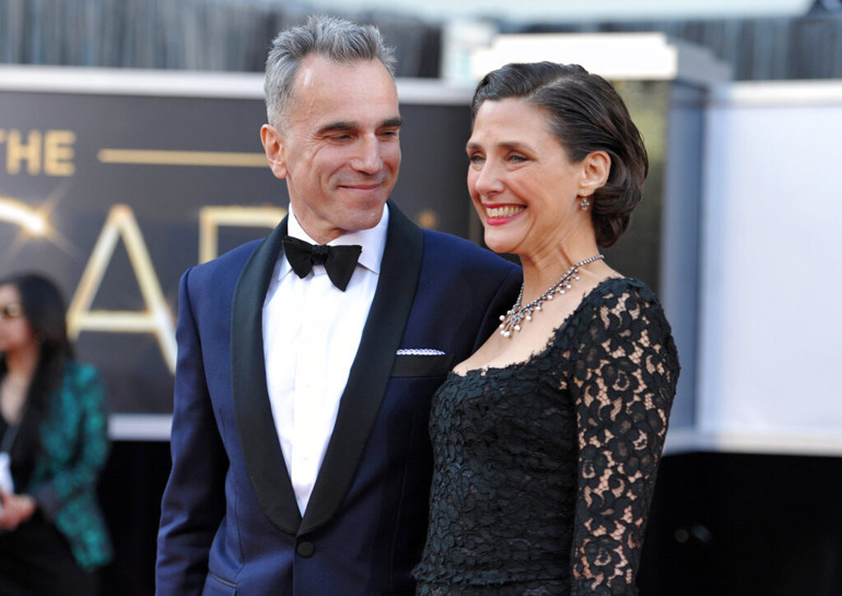 Yeni filmden ilk kare geldi… Emeklilikten oğlu uğruna vazgeçti