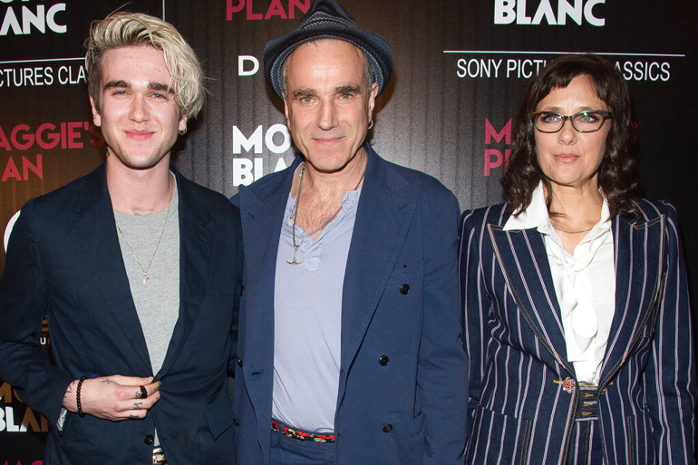 Yeni filmden ilk kare geldi… Emeklilikten oğlu uğruna vazgeçti