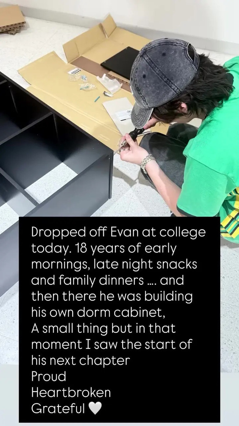 Bir oğlu daha yuvadan uçtu… Onu yurt odasına yerleştirirken gözyaşları sel oldu