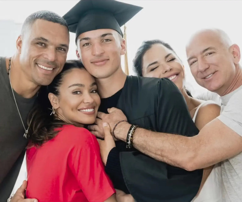 Bir oğlu daha yuvadan uçtu… Onu yurt odasına yerleştirirken gözyaşları sel oldu