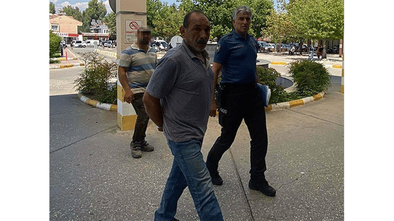 Alkollü sürücü önce çarptı sonra kaçmaya çalışırken üzerinden geçti... İngiliz turist bir hafta sonra hayatını kaybetti