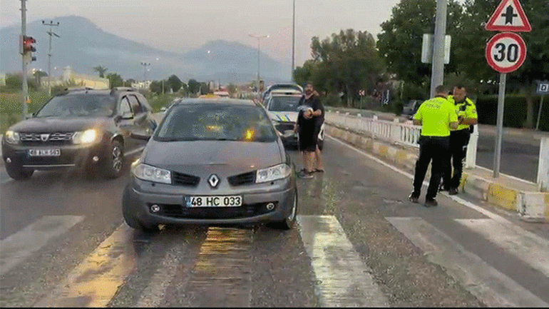 Alkollü sürücü önce çarptı sonra kaçmaya çalışırken üzerinden geçti... İngiliz turist bir hafta sonra hayatını kaybetti