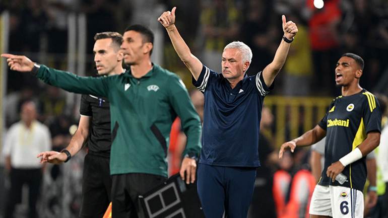 Mourinho, Feyenoordu akıl oyunu ile mat etti