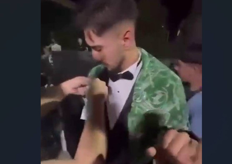 Düğünde damada sıra dışı takı: Davetliler şaşkına döndü