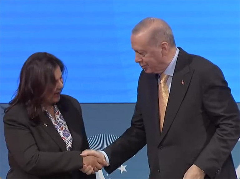 Son dakika... CHPden istifa eden Özlem Çerçioğlu, AK Partiye katıldı