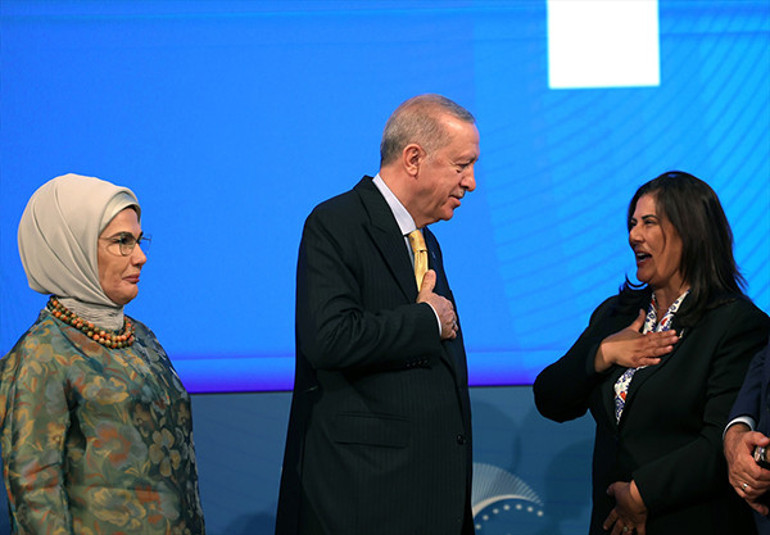 Son dakika... CHPden istifa eden Özlem Çerçioğlu, AK Partiye katıldı Alnım ak, başım dik