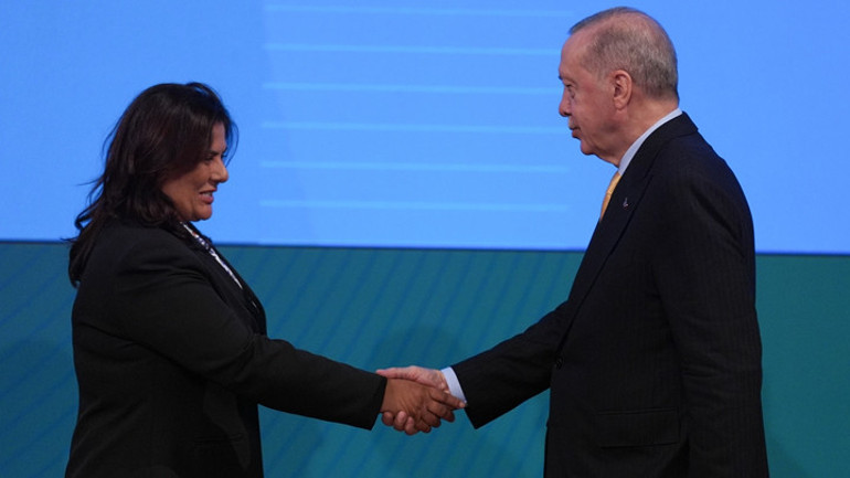 Son dakika... CHPden istifa eden Özlem Çerçioğlu, AK Partiye katıldı Alnım ak, başım dik