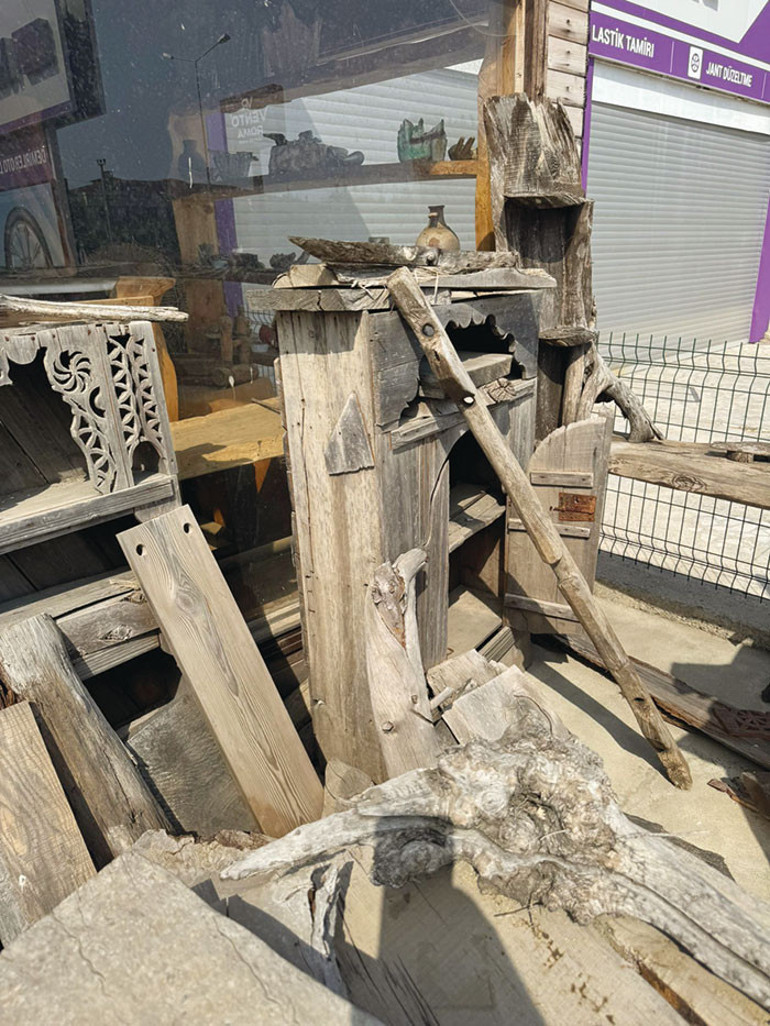 Bin yıllık tarih yerlerde Yağmalayıp satışa çıkarmışlar