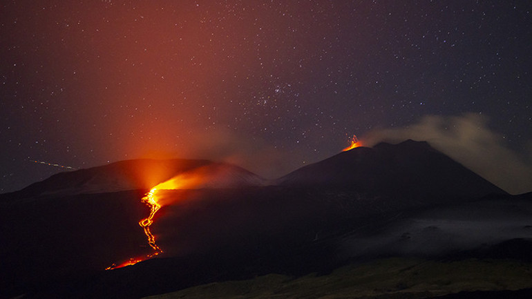 İtalyanın Etna Yanardağı aktif hale geldi
