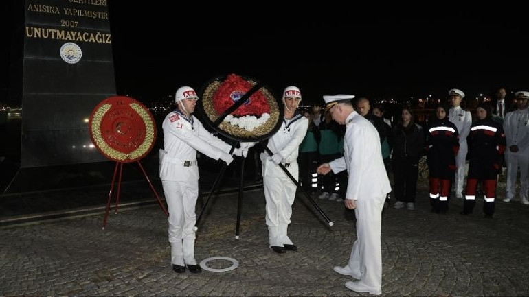 26 yıldır dinmeyen acı... Marmara Depreminde hayatını kaybedenler anıldı