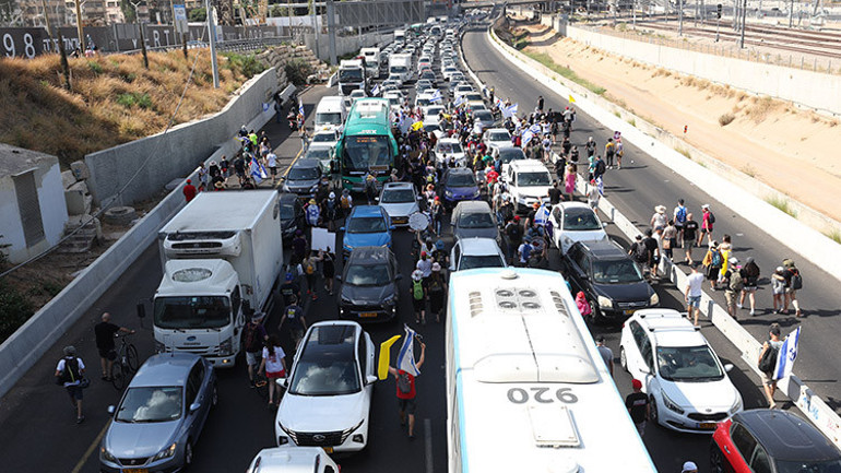 Tel Avivde hayat durma noktasında