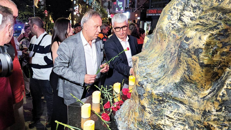 17 Ağustos’un 26. yıldönümünde 03.02 nöbeti