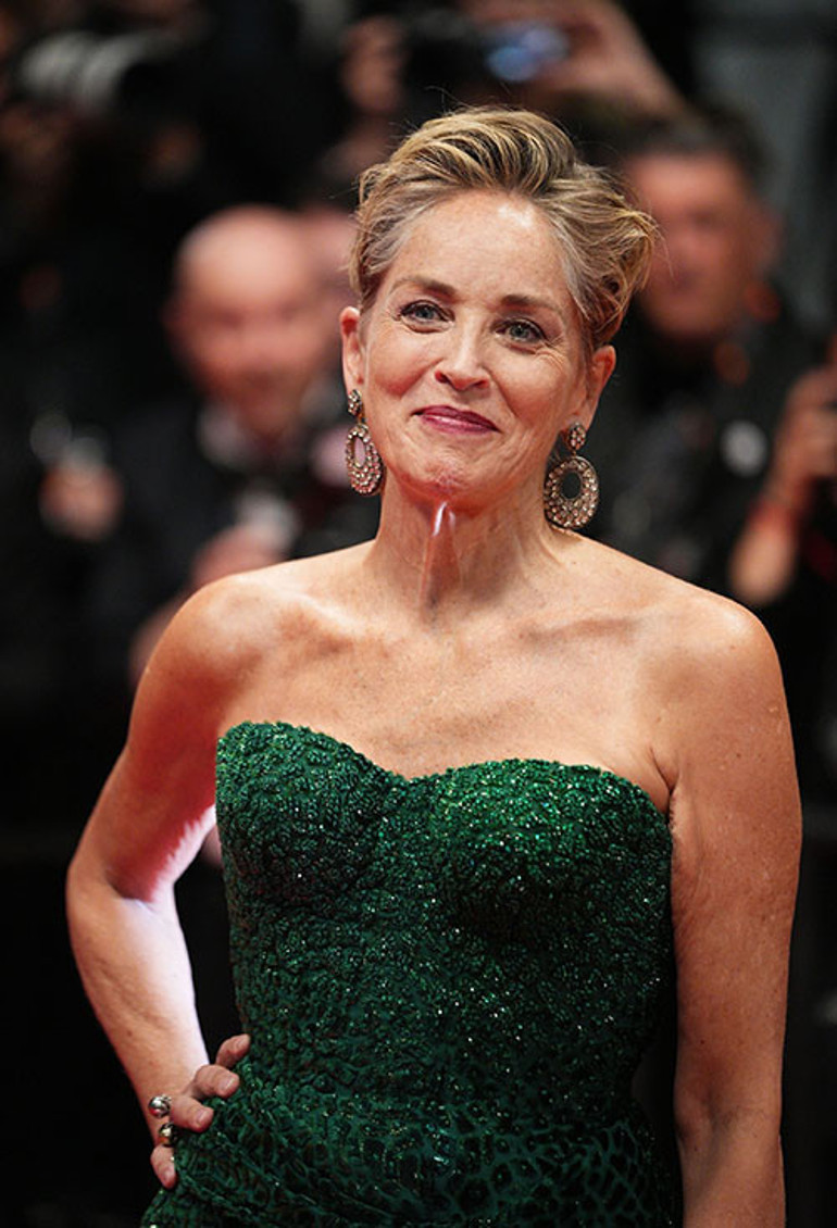 Servet, şan ve şöhret yaralarını bir türlü saramıyor... Karanlık geçmişi ünlü yıldızın peşinde... Büyükbabam şiddet uygulayan tacizcinin biriydi