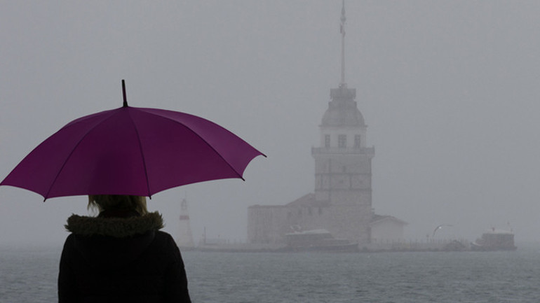 Meteorolojiden gök gürültülü sağanak yağış uyarısı İstanbul için saat verildi