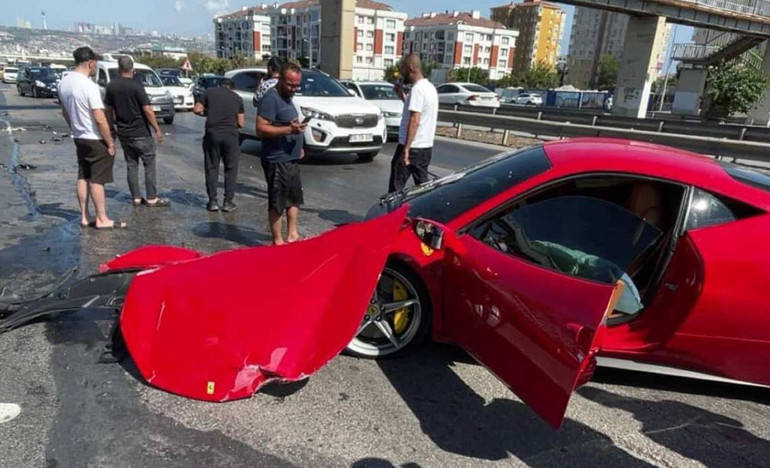 17 milyonluk araçla kaza yapan usta konuştu... Olayın nasıl olduğunu böyle anlattı | Mağduriyeti gideriyoruz