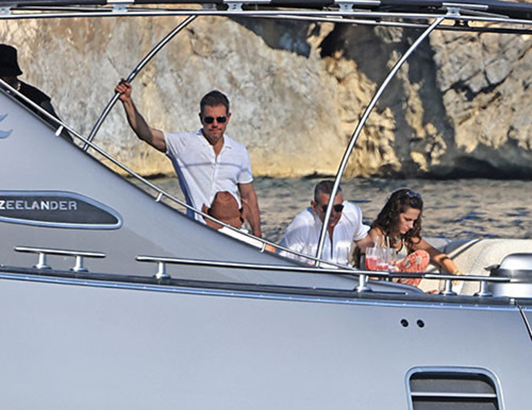 Ünlü oyuncu hayalindeki aşkı yıldızların altında bulmuştu... 20 yıldır her yaz tatili sanki bir balayı