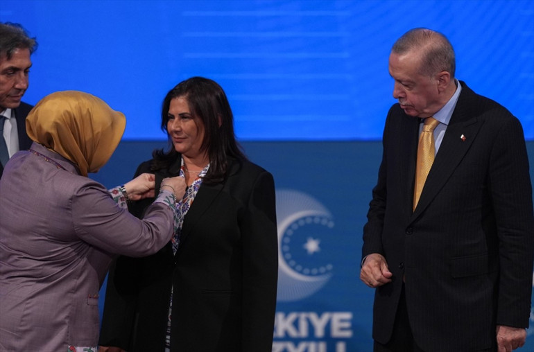 Özlem Çerçioğlundan Özgür Özele suç duyurusu