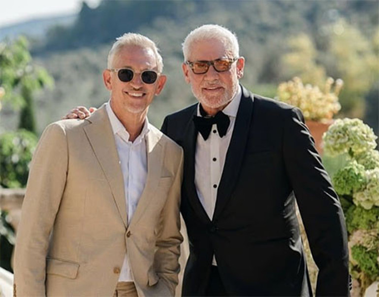 Ünlü iş insanı kızını gelinlikle görünce ağladı... Küsleri barıştıran düğün