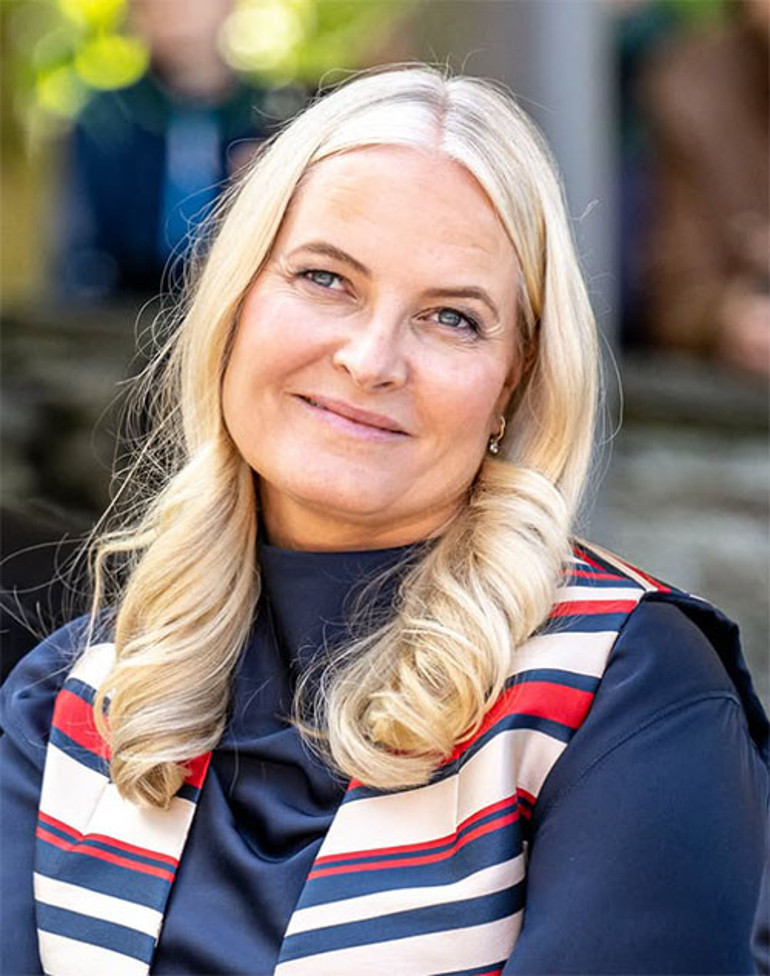 Ailesi Olmaz olsun böyle gelin demişti... Ya o, ya hiç kimse diye isyan etti... Dört çocuğunun annesine bakarken hala aşkından gözleri doluyor