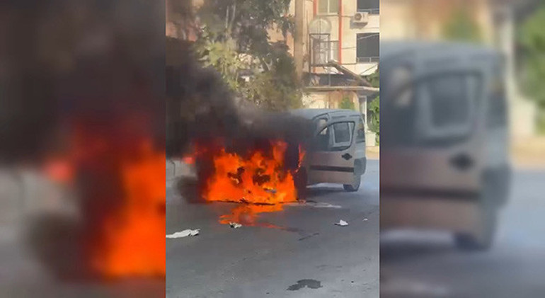 Osmaniye’de araç alev alev yandı