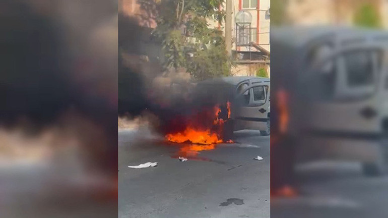Osmaniye’de araç alev alev yandı