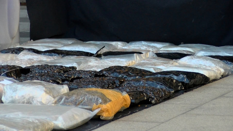 Uyuşturucu tacirlerine darbe Yüzlerce kilo uyuşturucu ele geçirildi