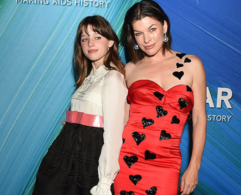 Bir zamanlar magazin dünyasında fırtınalar estiriyordu... Boy boy kızları var... Hepsi de kendisine benziyor