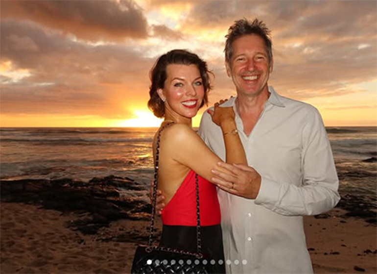 Bir zamanlar magazin dünyasında fırtınalar estiriyordu... Boy boy kızları var... Hepsi de kendisine benziyor