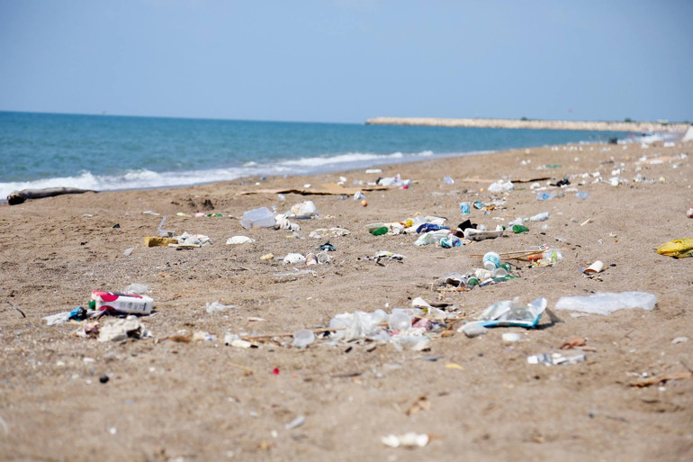 ‘Çöplük’ tekrar ‘kumsala’ döndü