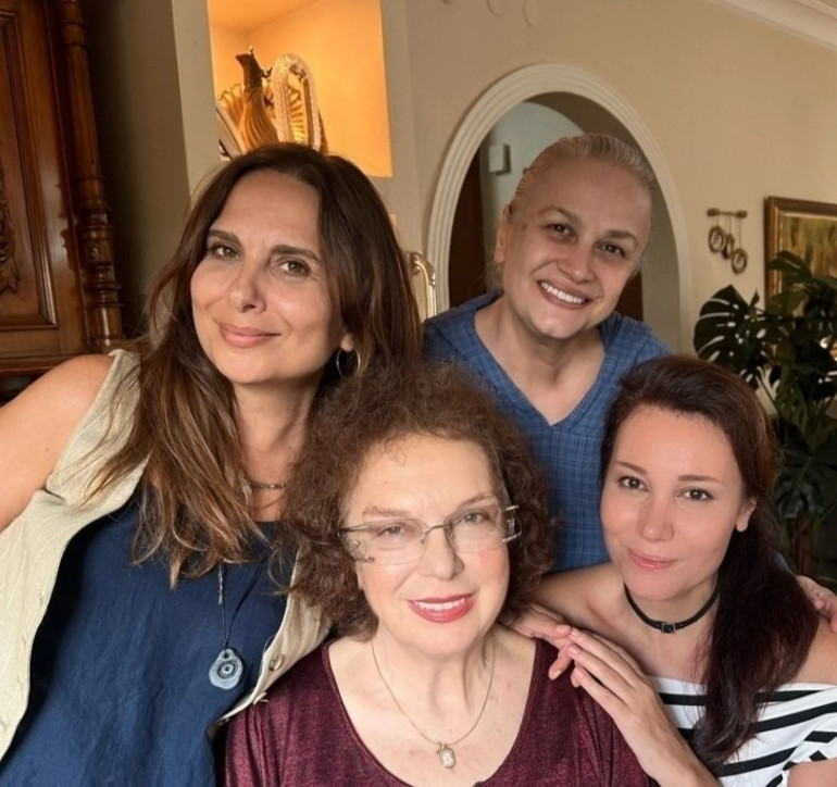 Asmalı Konak oyuncuları çeyrek asır sonra buluştu: Zamanı büktük