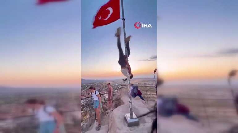 Bayrak direğine yapılan hareket tepkilere neden oldu | Görüntüler sonrası savcılık harekete geçti