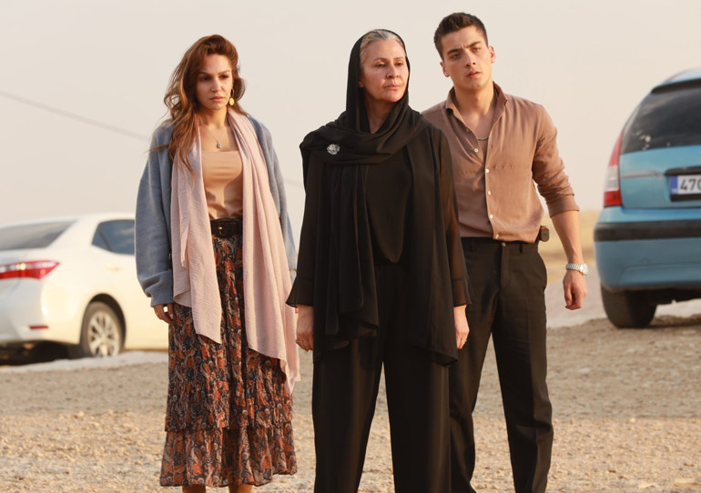 Uzak Şehir'in Kaya'sı Atakan Özkaya: Sette olmak en büyük motivasyon