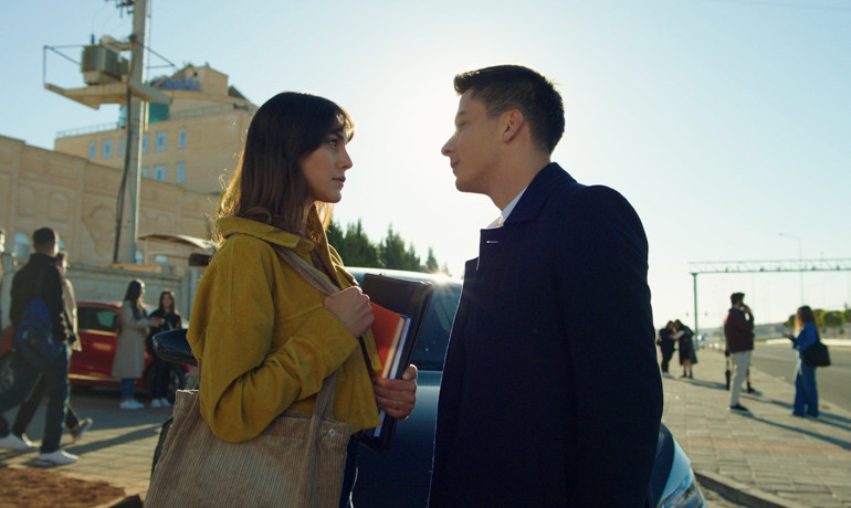 Uzak Şehir'in Kaya'sı Atakan Özkaya: Sette olmak en büyük motivasyon