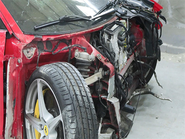 Türkiyenin günlerce konuştuğu Ferrari satıldı 15 milyon lira değerindeki Ferrariyi alan kişi ortaya çıktı
