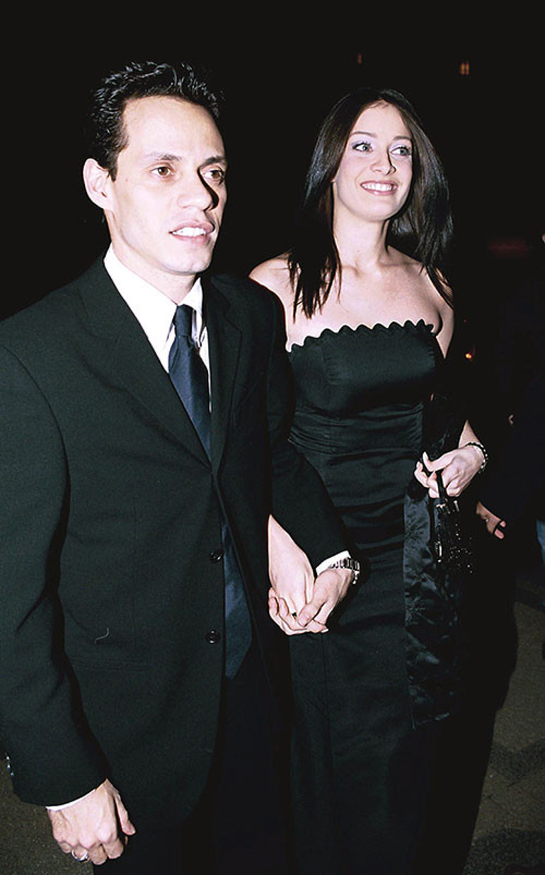 Ünlü şarkıcının yedi çocuğundan biri yeni yaşına girdi... Taçlı güzel annesi mutluluktan uçtu: Artık sadece oğlum değil arkadaşımsın