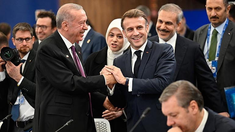 Yunanistanda Erdoğan-Macron görüşmesi krize neden oldu Küresel aktör