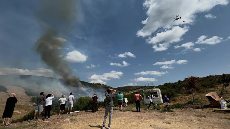 Son dakika... Rüzgarın etkisiyle alevler büyüdü 3 ilde orman yangınları... Havadan ve karadan mücadele ediliyor