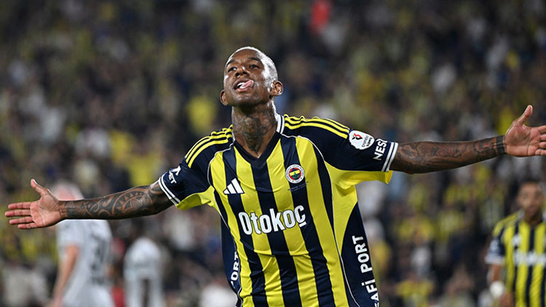 Fenerbahçe - Kocaelispor maçında ilkler yaşandı Kadıköyde 16 yıl sonra gerçekleşti